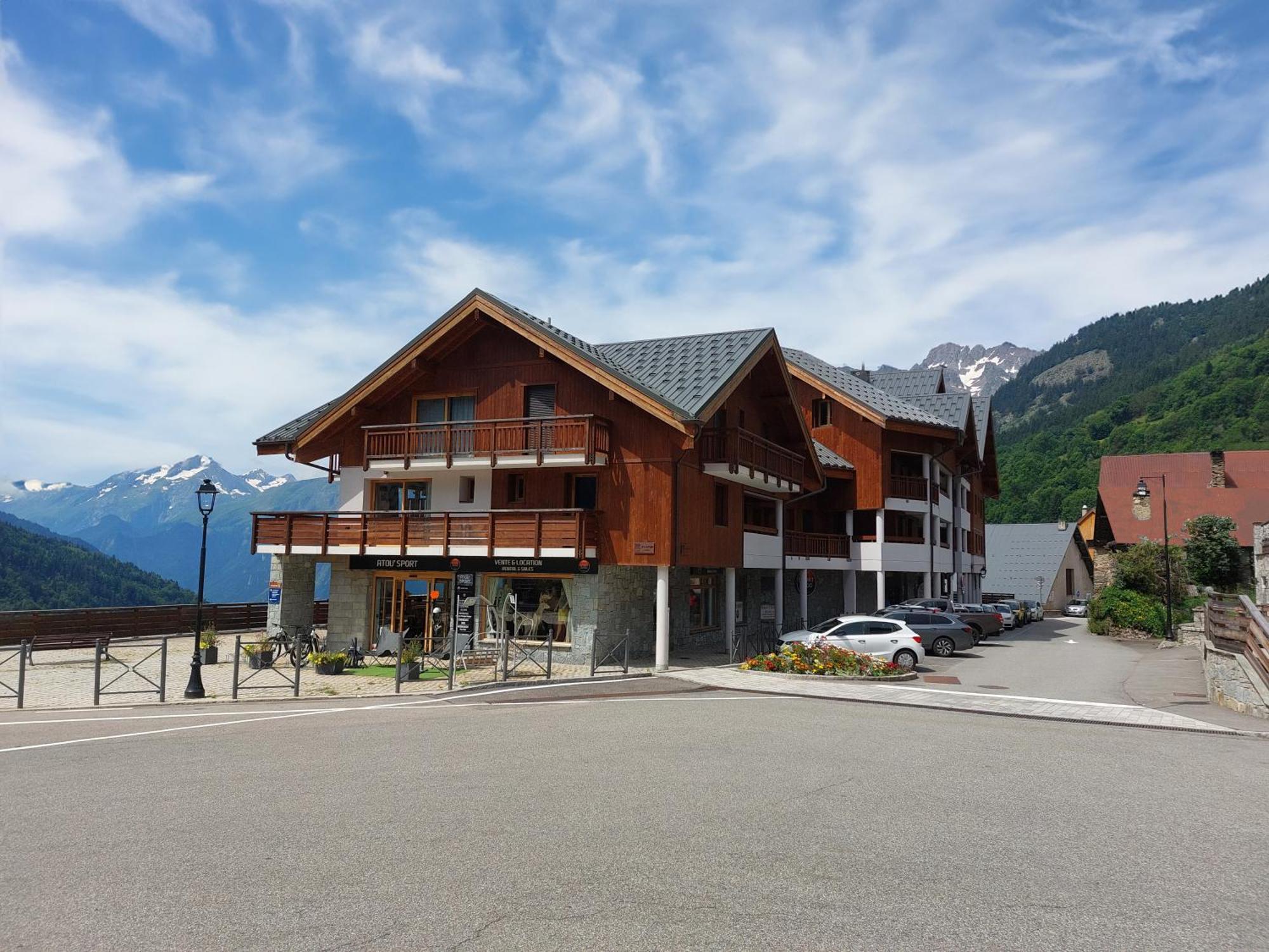 Terresens - Le Saphir Aparthotel Vaujany Buitenkant foto